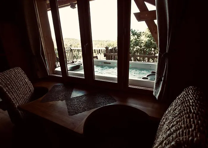 Aura Cabana